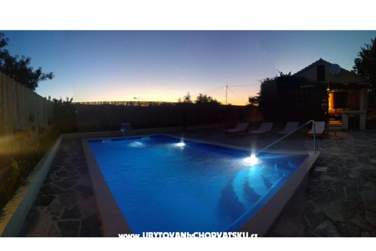 Countryside house con piscina – foto 14