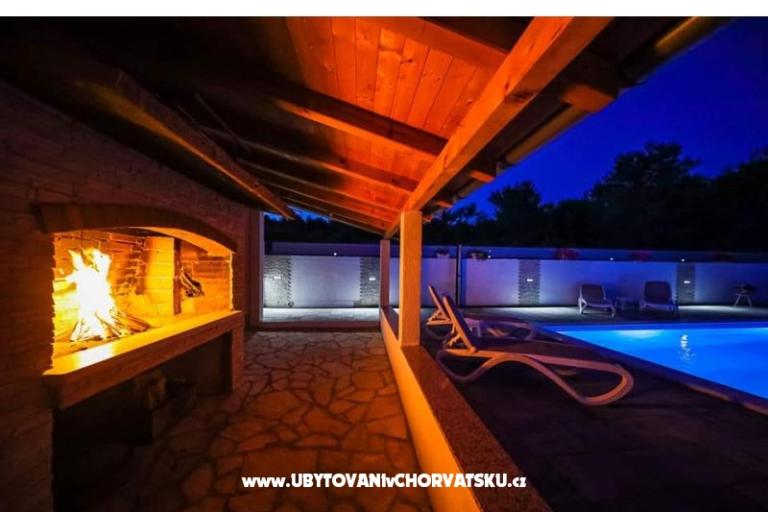Appartamento ANAI with private  pool – foto 15