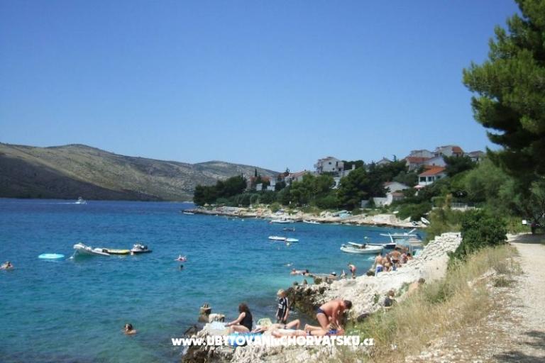 Appartamenti Milović 30 m od more – foto 13