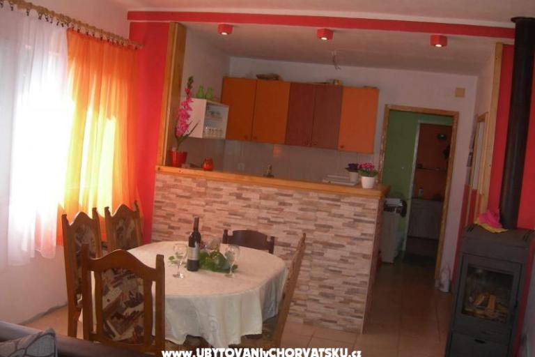 Appartamento Prznjak + boat – foto 8