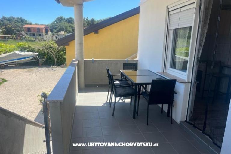 Appartamenti Kreć Lozice otok Vir – foto 19