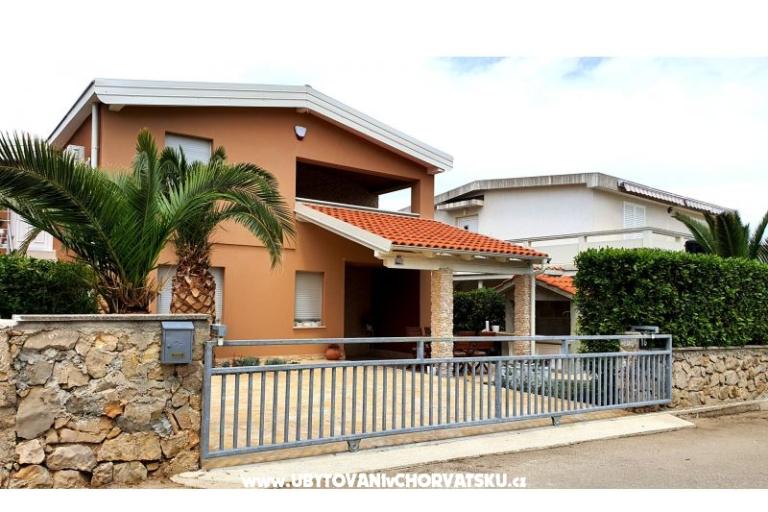 Happy Pineapple Appartamenti Vir – foto 9