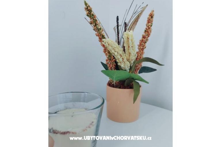 Sea View Appartamenti Vir – foto 16