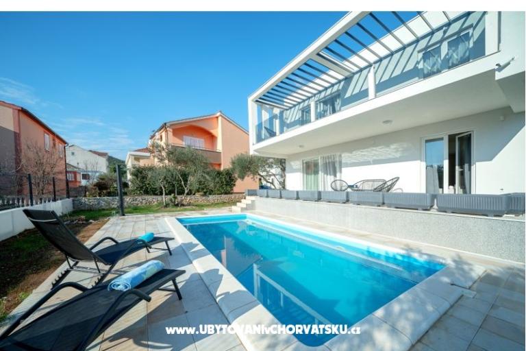 Beach Villa con piscina Tribunj – foto 2