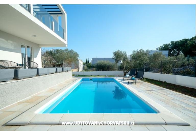 Beach Villa con piscina Tribunj – foto 7