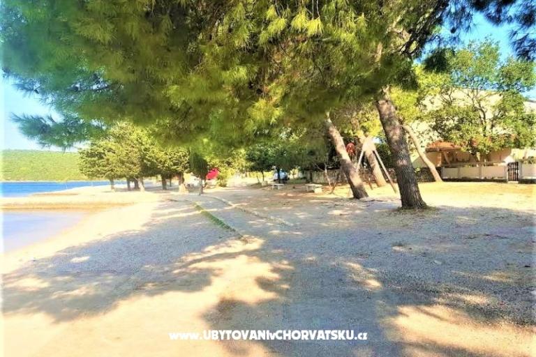 Appartamenti Tena,  prvi red do mora – foto 12