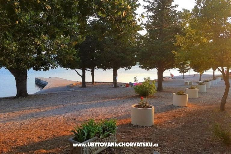 Appartamenti Tena,  prvi red do mora – foto 28