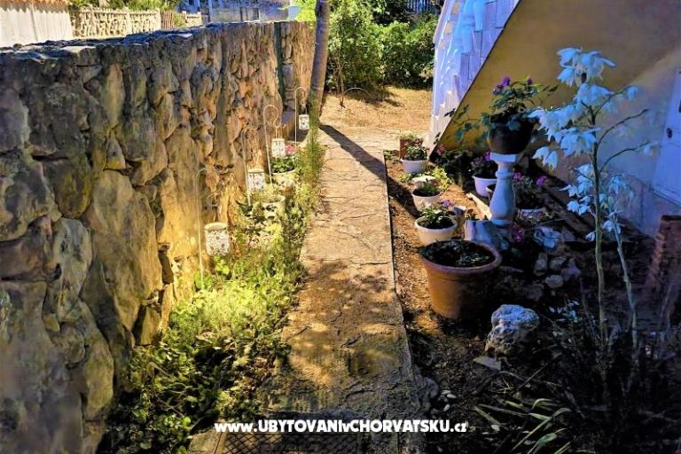 Appartamenti Tena,  prvi red do mora – foto 38